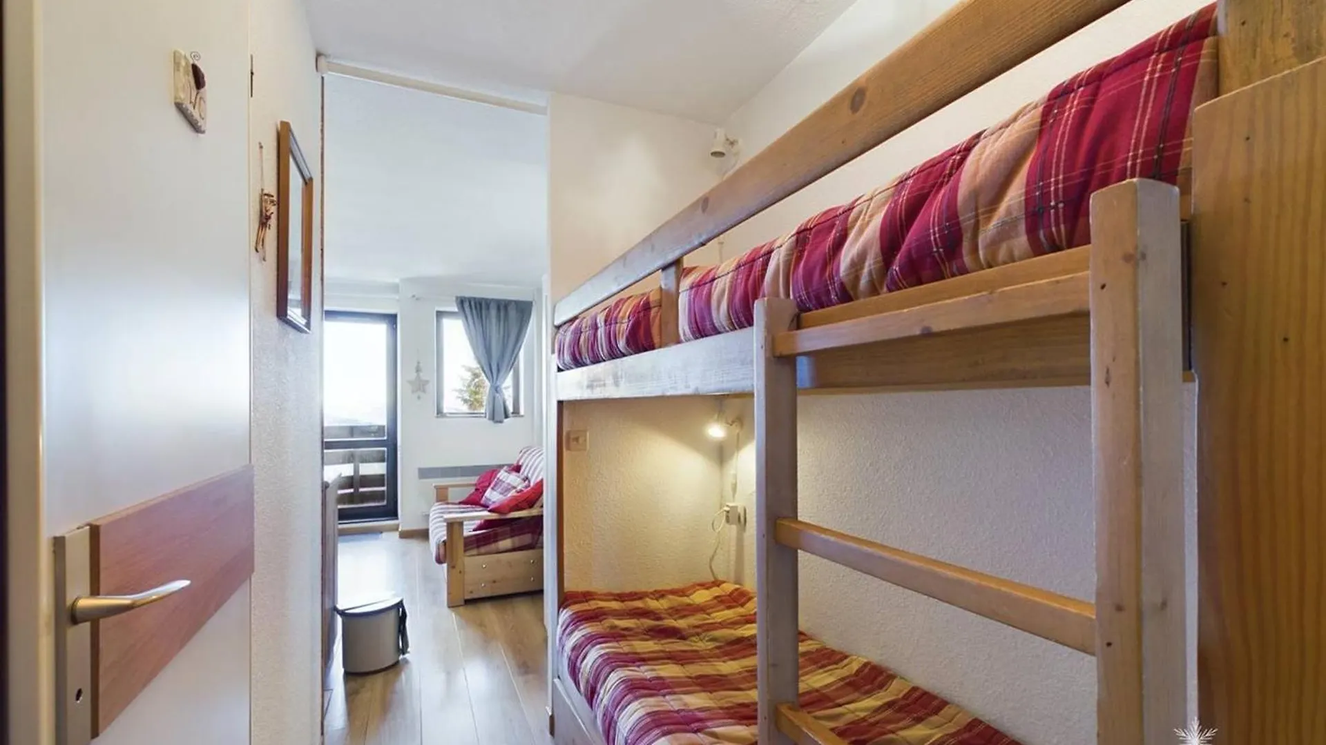 Apartment Studio Sud 4 Pers, Balcon, A 50M Des Pistes Et 200M Des Commerces, Ideal Pour Familles - Fr-1-398-629 Montvalezan