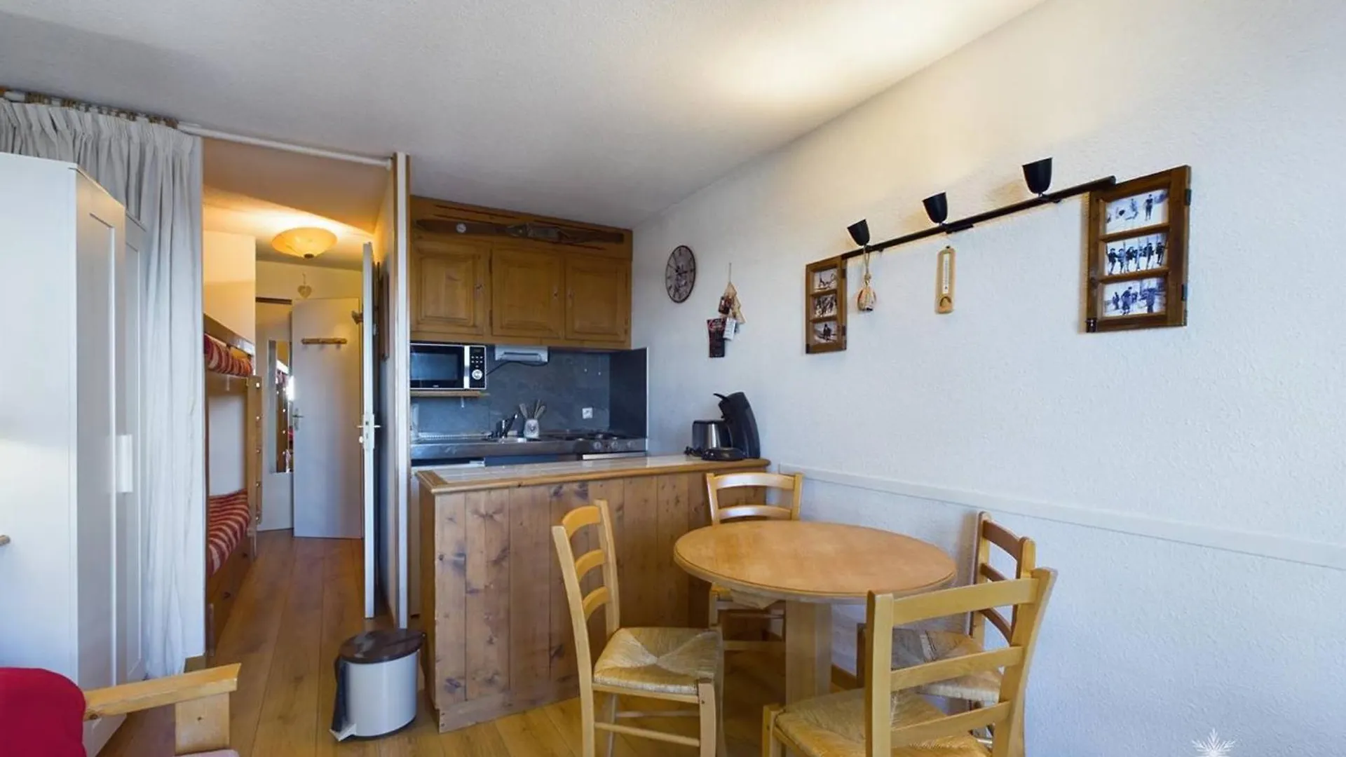 Apartment Studio Sud 4 Pers, Balcon, A 50M Des Pistes Et 200M Des Commerces, Ideal Pour Familles - Fr-1-398-629 Montvalezan
